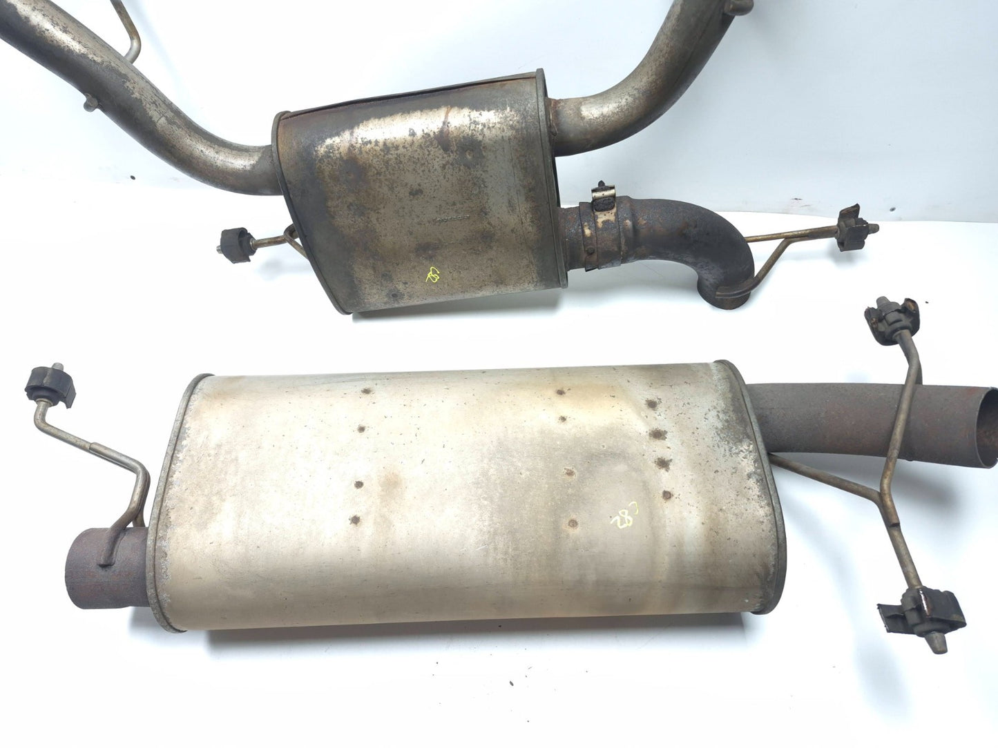 2013 Cadillac Escalade Esv Platinum 6.2l Rear Exhaust Muffler Pair OEM