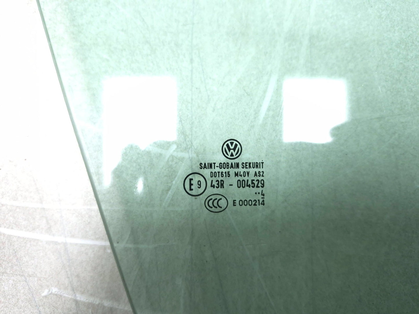 2015 Volkswagen Golf Front Door Window Glass Passenger Side Right OEM