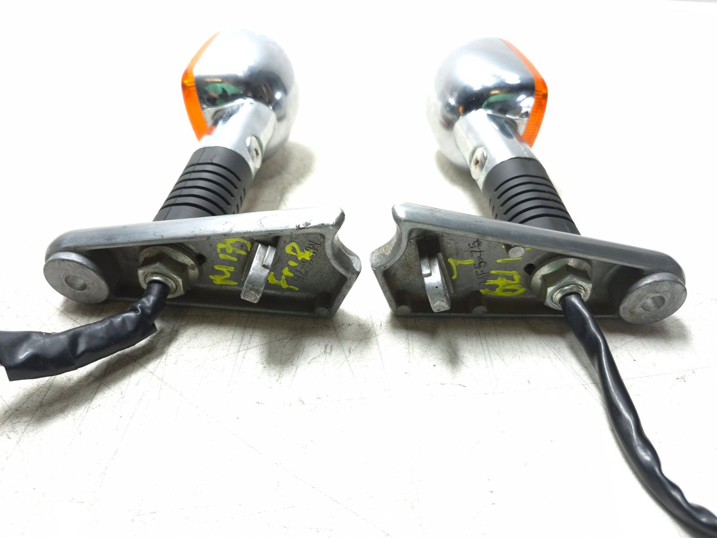1985 Honda Shadow Vt500c Front Turn Signal Left & Right Pair OEM