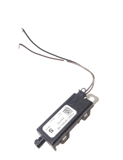 2017 Jaguar Xe Radio Antenna Booster Amplifier OEM Fw93-18k942-ab