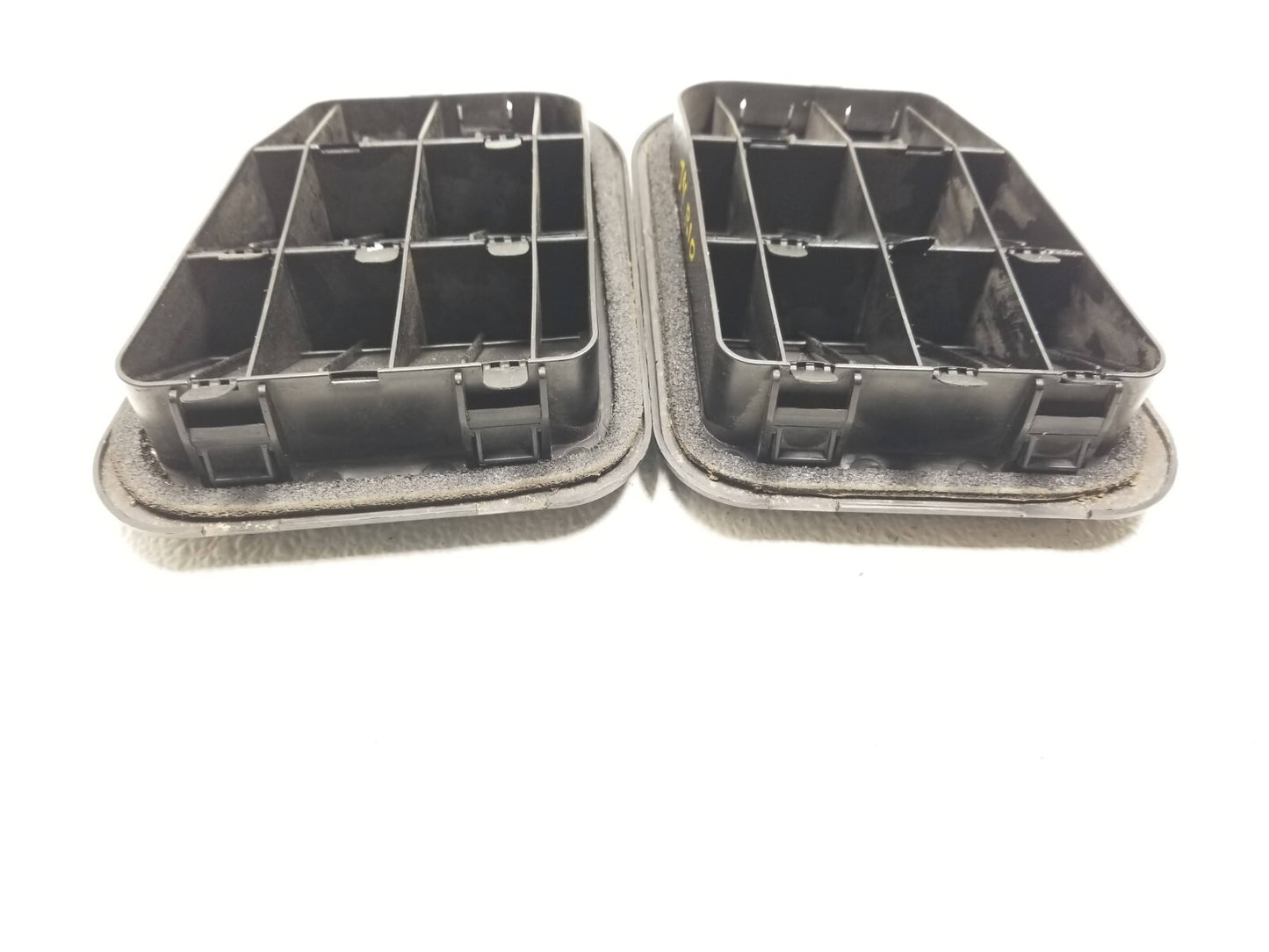 12 13 14 15 Kia Rio Quarter Panel Pressure Vent Pair OEM
