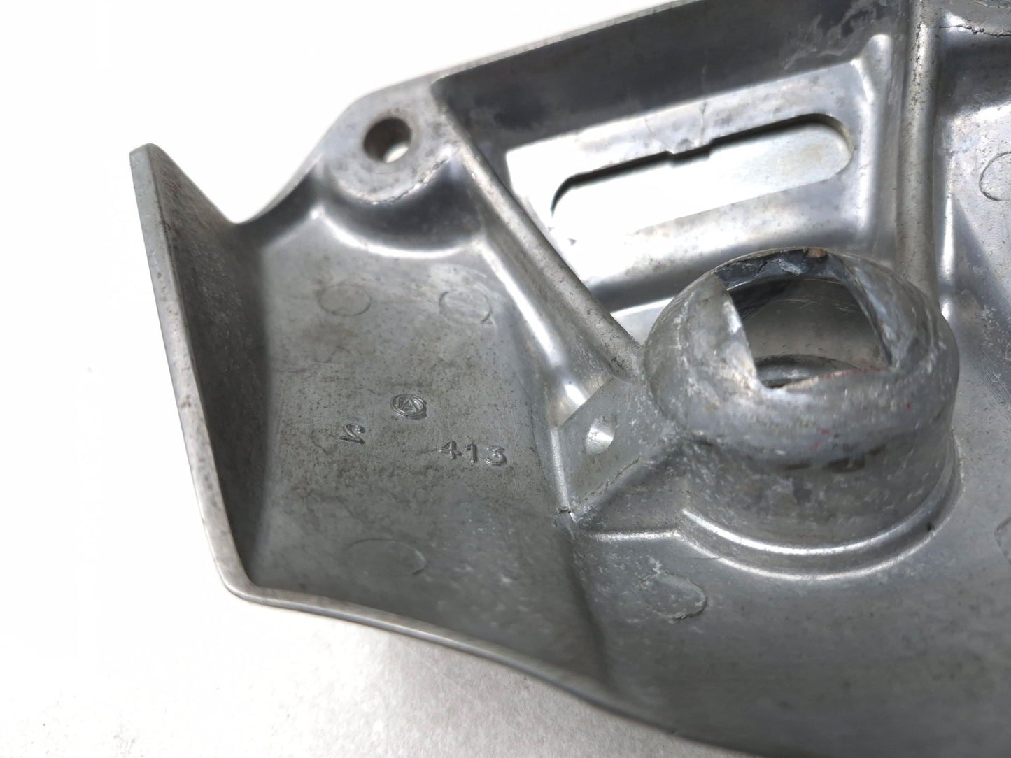 2009 Harley-davidson Sportster Xl883l Headlamp Visor Mount Bracket OEM