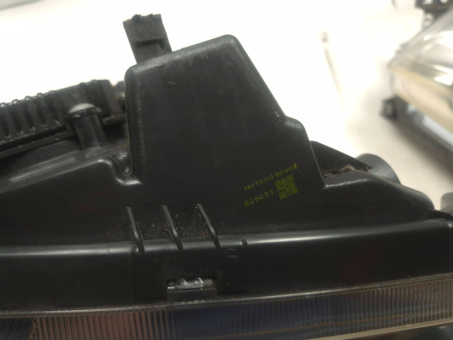 2012 Nissan Leaf Headlight Left & Right OEM