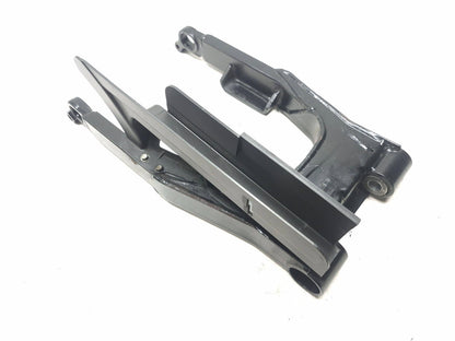 2002-2008 Harley Touring Street Glide Road King Rear Fork Swingarm 47549-02a OEM