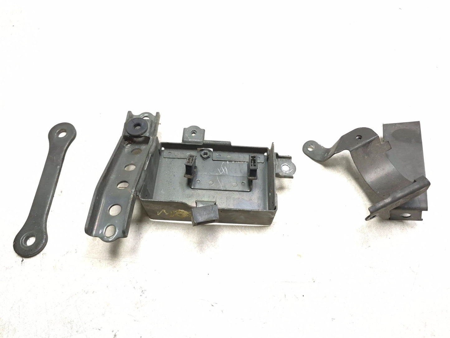 2005 Suzuki Boulevard С50 Electric Part Holder & Evap Canister Bracket 3 Pcs OEM