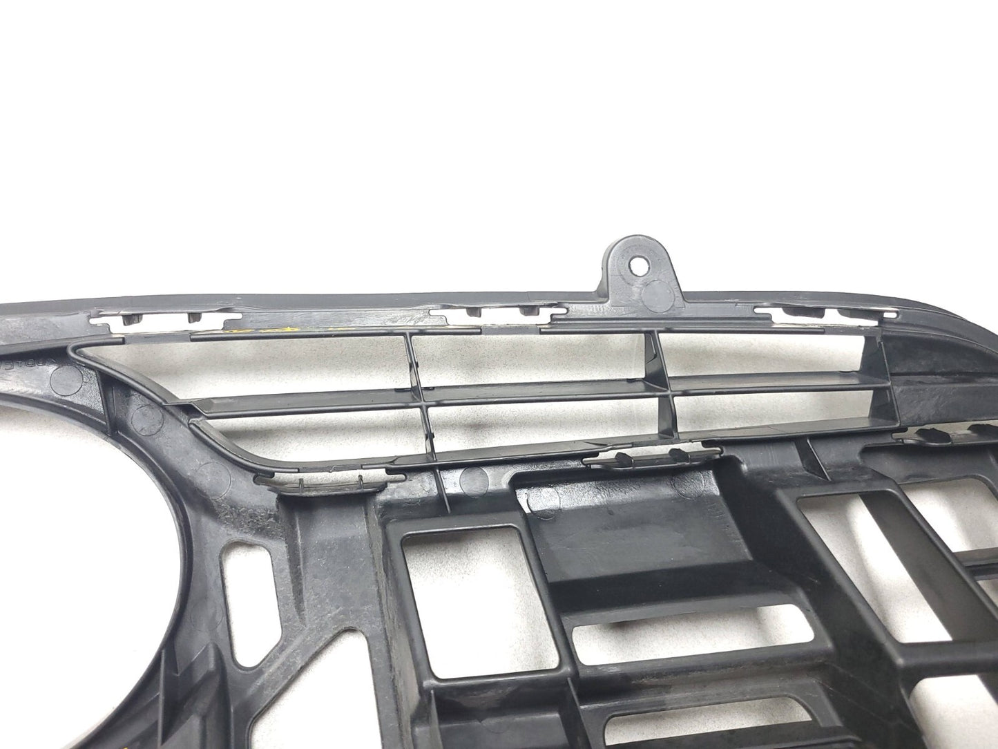 10 11 Toyota Prius Front Bumper Center Radiator Grille 53111-47020 OEM