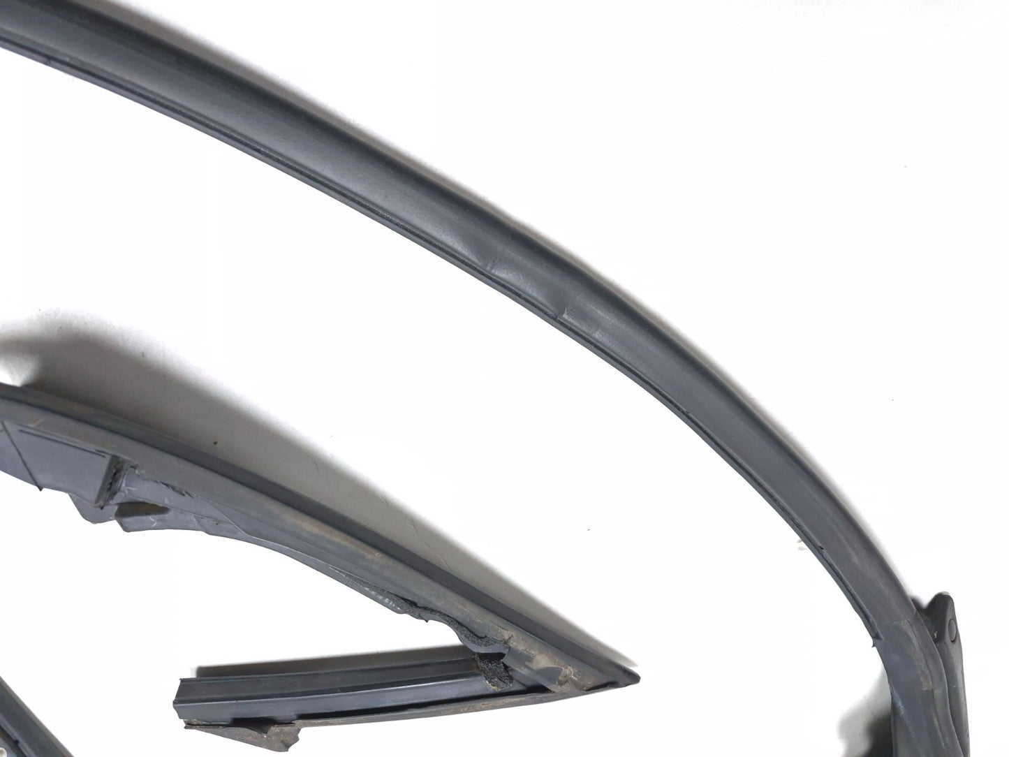 2013 Hyundai Genesis Coupe Door Weatherstrip Front Driver Side Left OEM