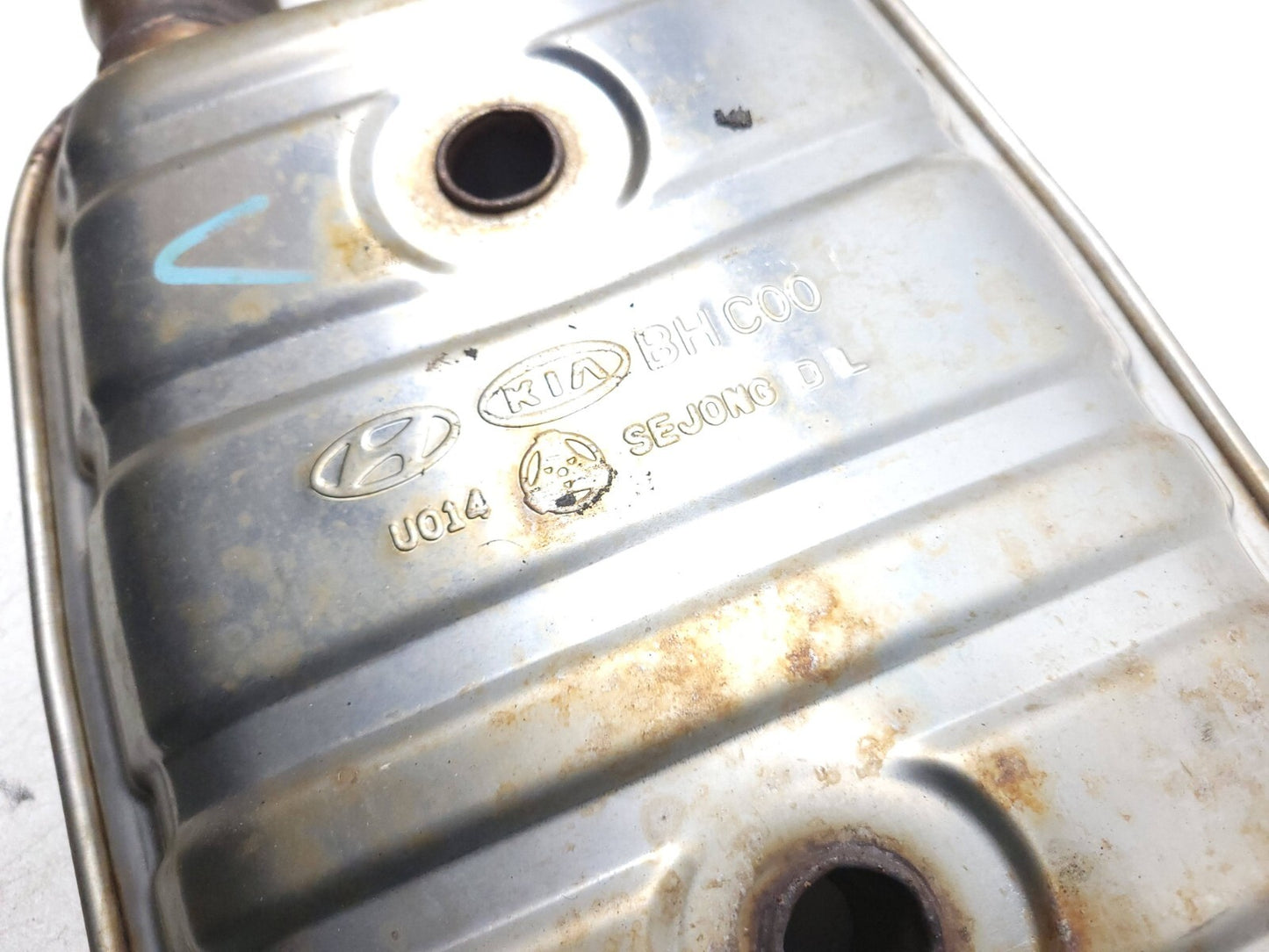 09-12 Hyundai Genesis Exhaust Resonator Muffler Tail System 4.6l OEM Sedan