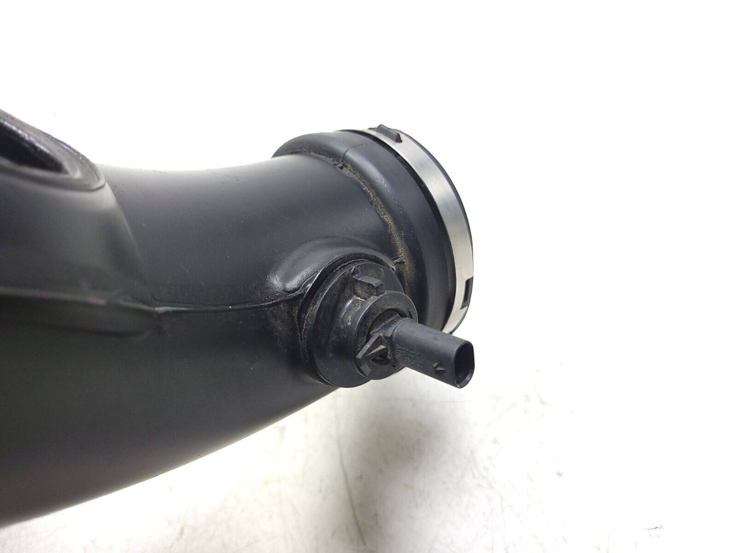 2016 - 2022 Dodge Durango Engine Air Intake Hose Pipe 3.6l OEM