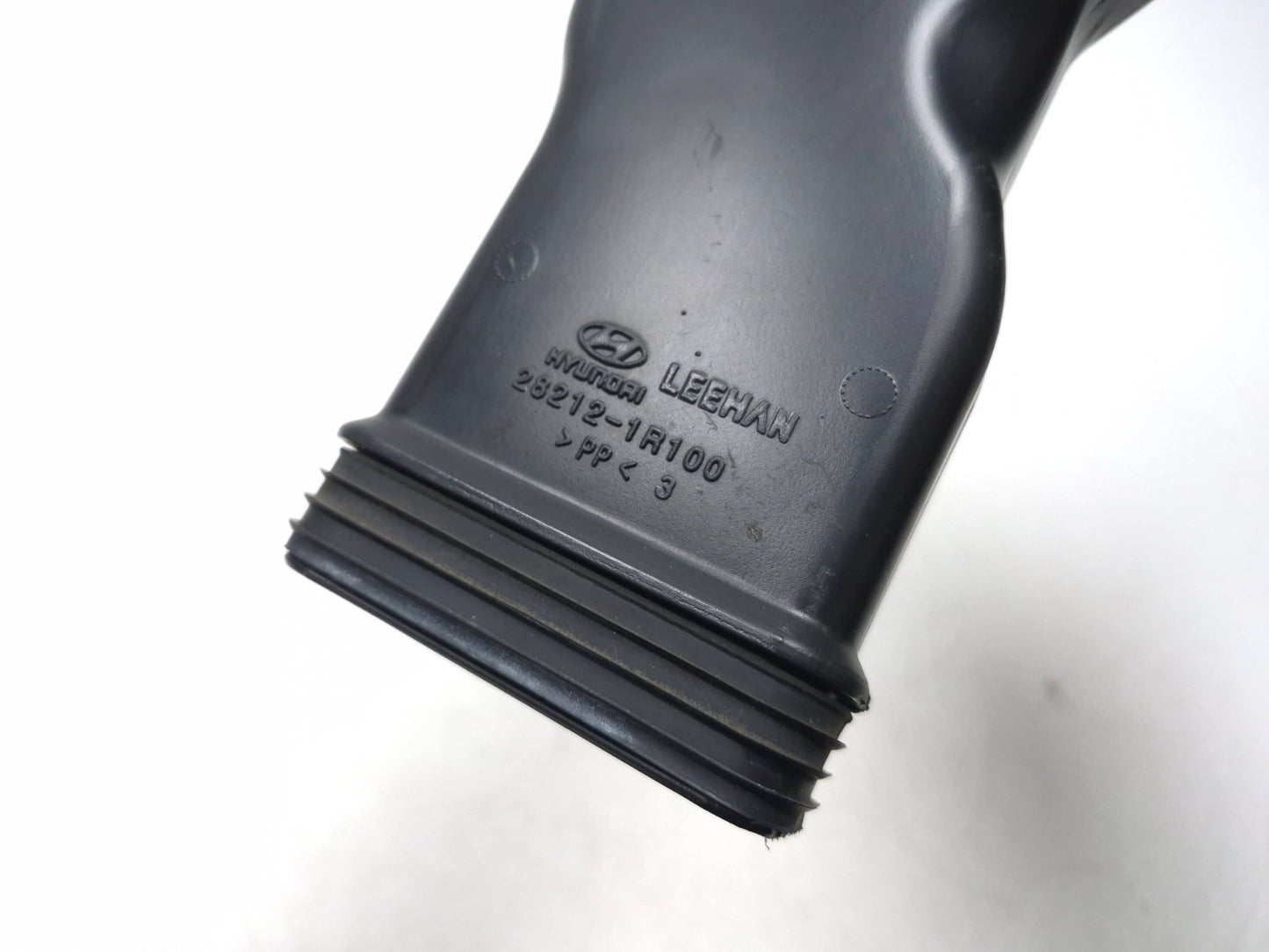 2014 Hyundai Accent Air Cleaner Intake Duct Tube Hose OEM