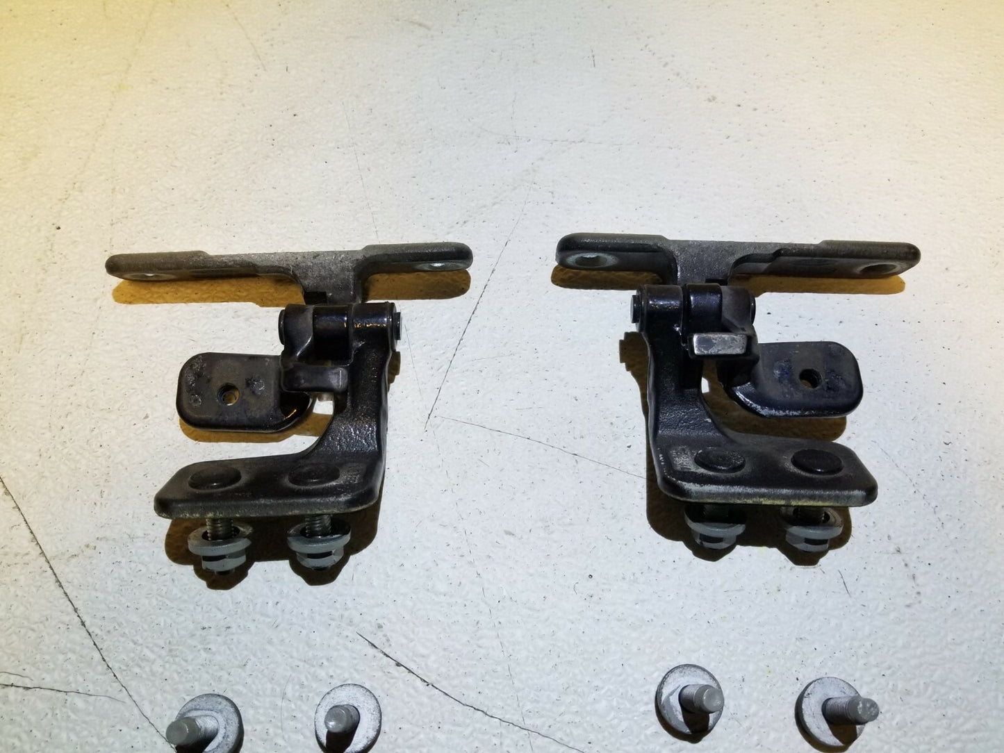 2009 Range Rover Sport Rear Trunk Tailgate Hinge Left & Right 2 Pcs OEM