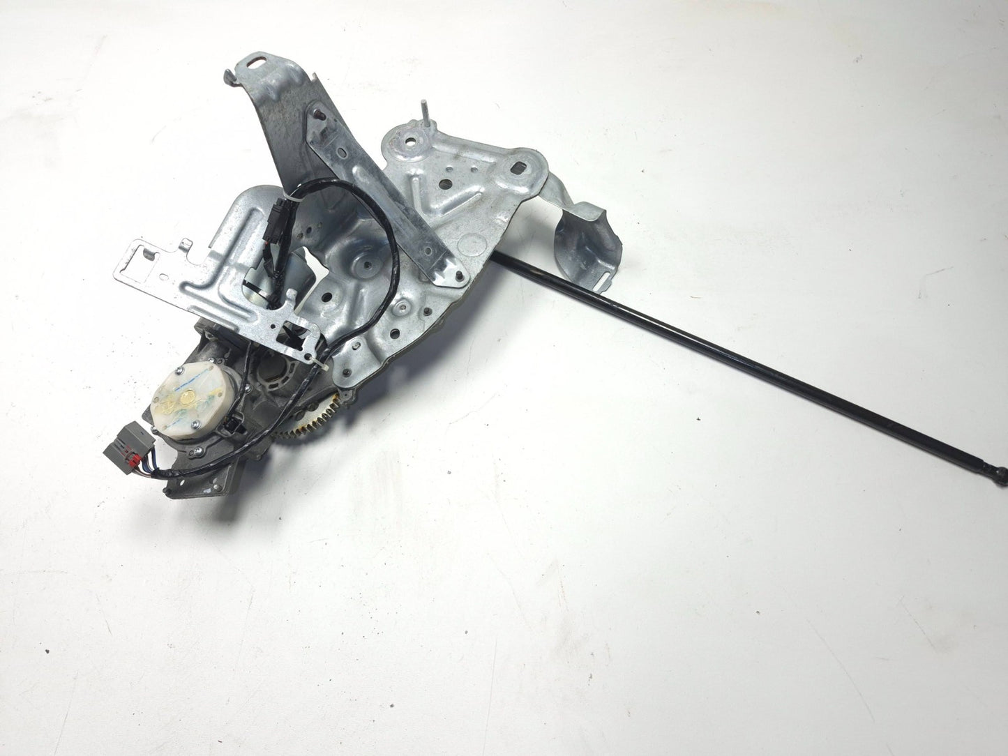 2013 Cadillac Escalade Power Rear Liftgate Tailgate Lift Motor Actuator OEM