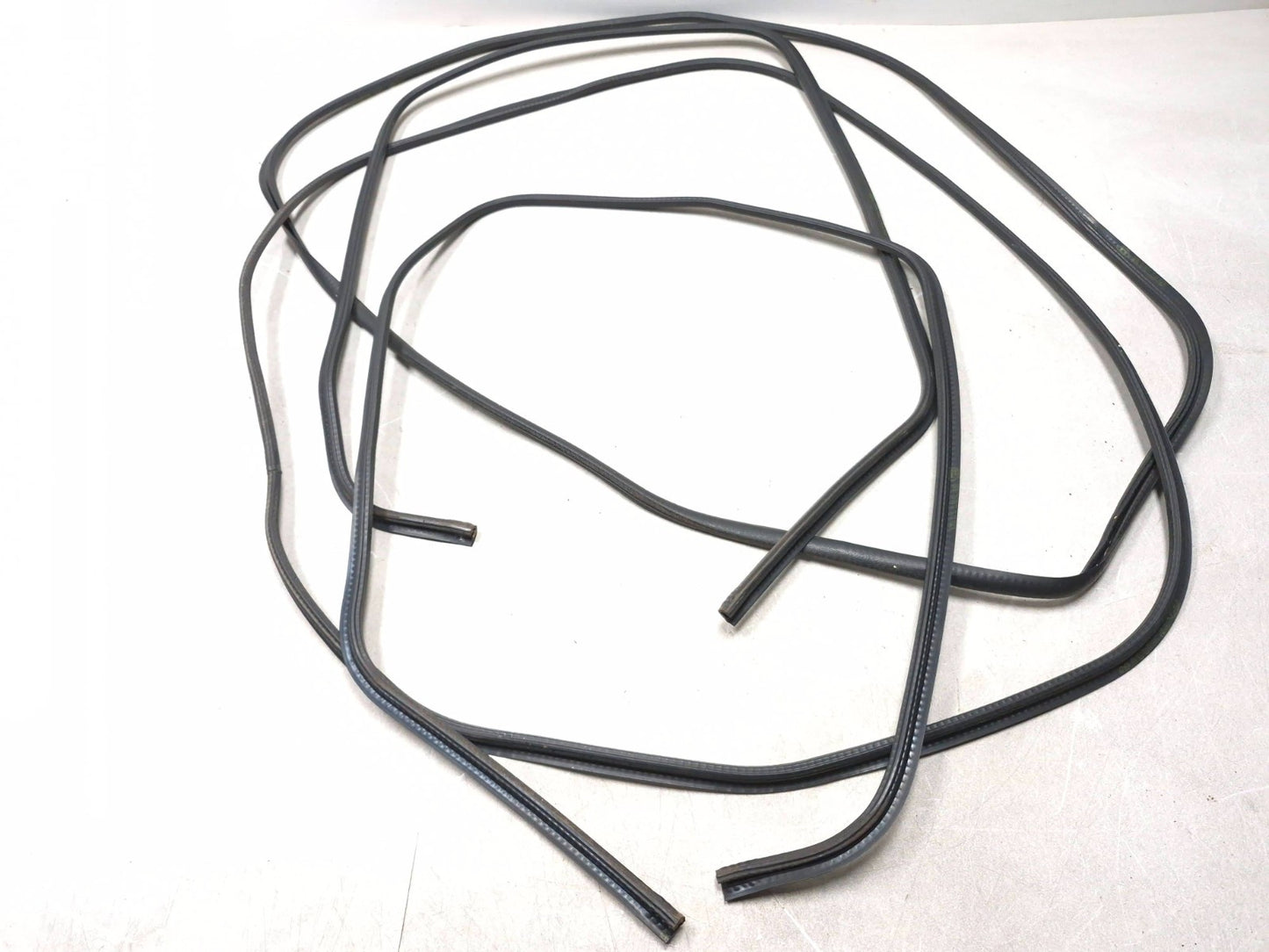 2013 Ford Transit Connect Rear Siding Door Weatherstrip Seal Lh & Rh 4pcs OEM