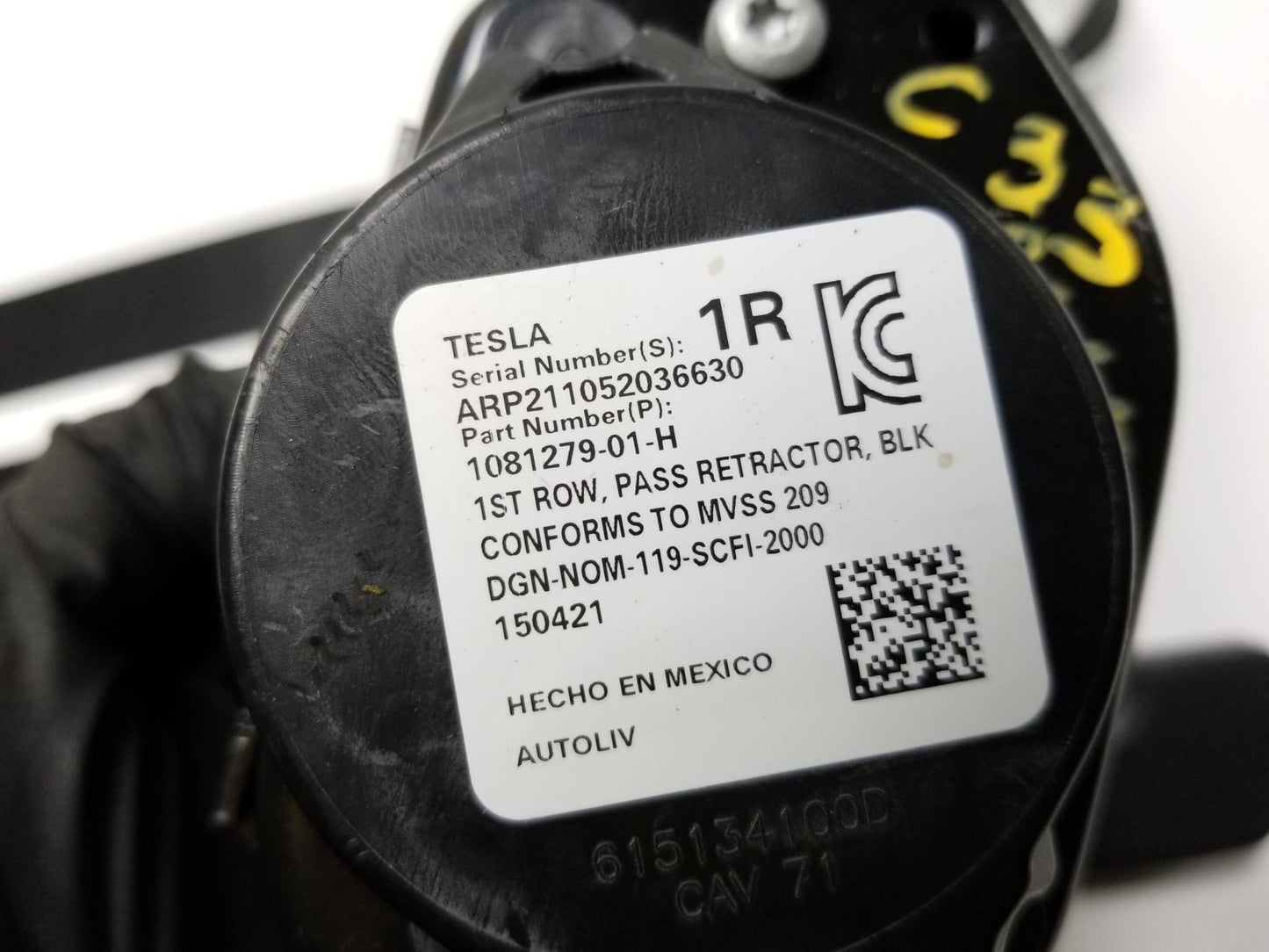 2021 Tesla Model 3 Front Passenger Seat Belt Retractor 1081279-01-h OEM