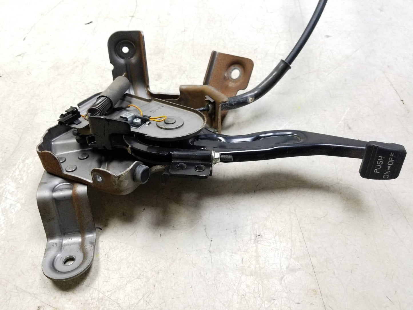 2011 - 2016 Kia Sportage Emergency Parking Brake Pedal OEM