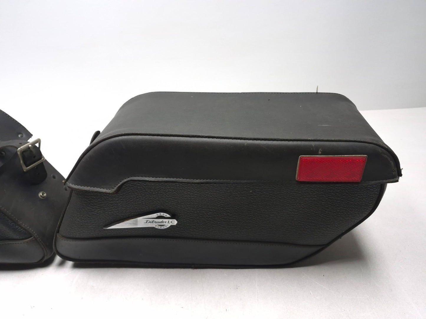 1999 Suzuki Intruder 1500 Rear Right & Left Luggage Saddle Bag Pair OEM