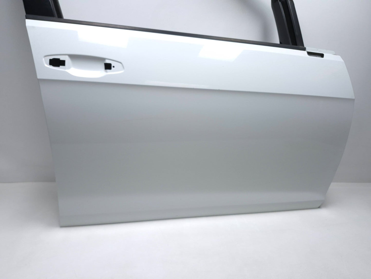 2015 Volkswagen Golf  Tsi Door Shell Front Passenger Side Right OEM