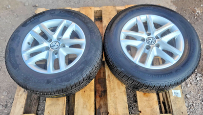 2011 Volkswagen Tiguan Wheel Rim 16x6.5j & Tire General 215/65r16 2pcs OEM