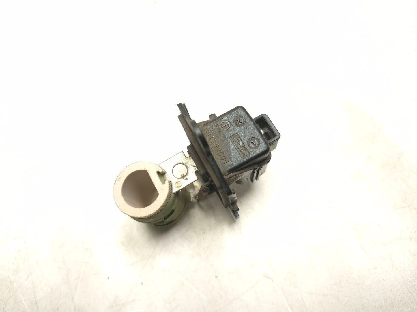 2017 Dodge Journey Radiator Cooling Fan Resistor 68054677aa OEM