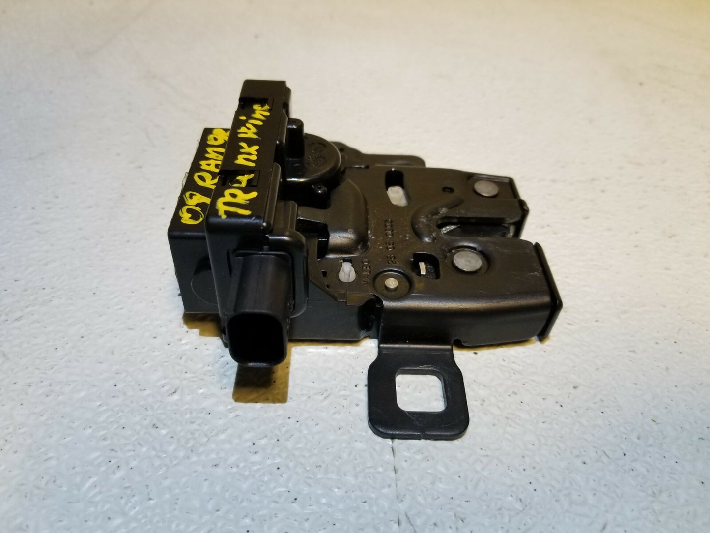 2009 Range Rover Sport Rear Trunk Tailgate Lock Latch Actuator OEM