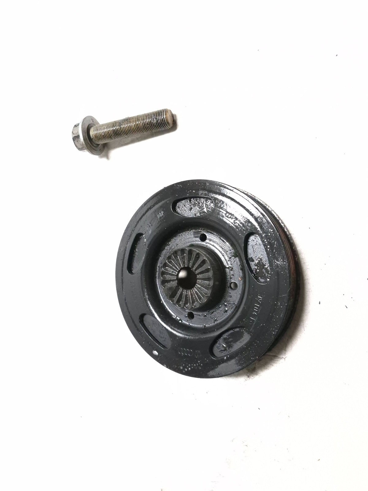2011 Volkswagen Tiguan Crankshaft Harmonic Balancer Pulley W/ Bolt OEM