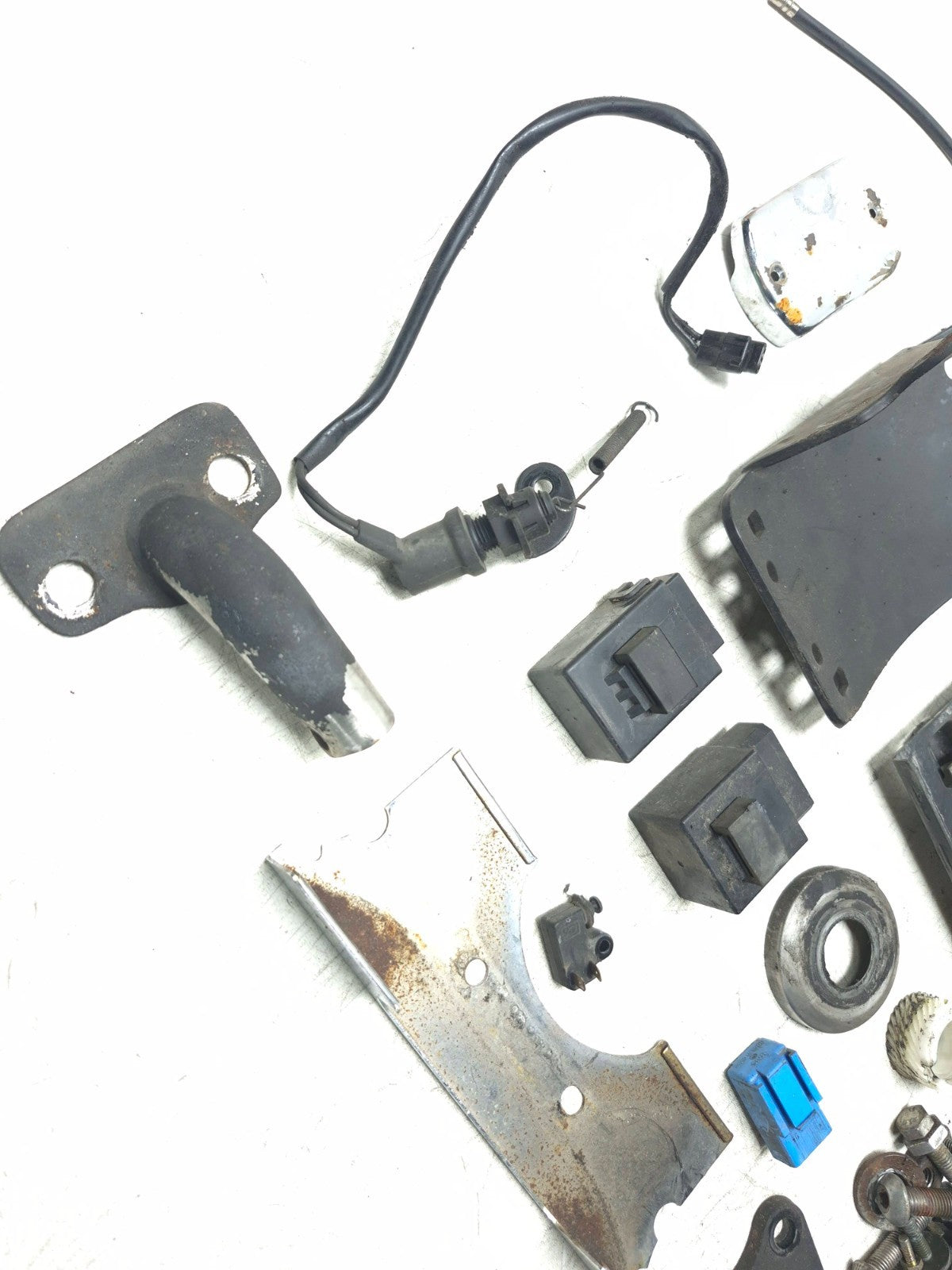 1999 Yamaha V Star Xvs650 Misc Bolt & Hardware Bracket OEM