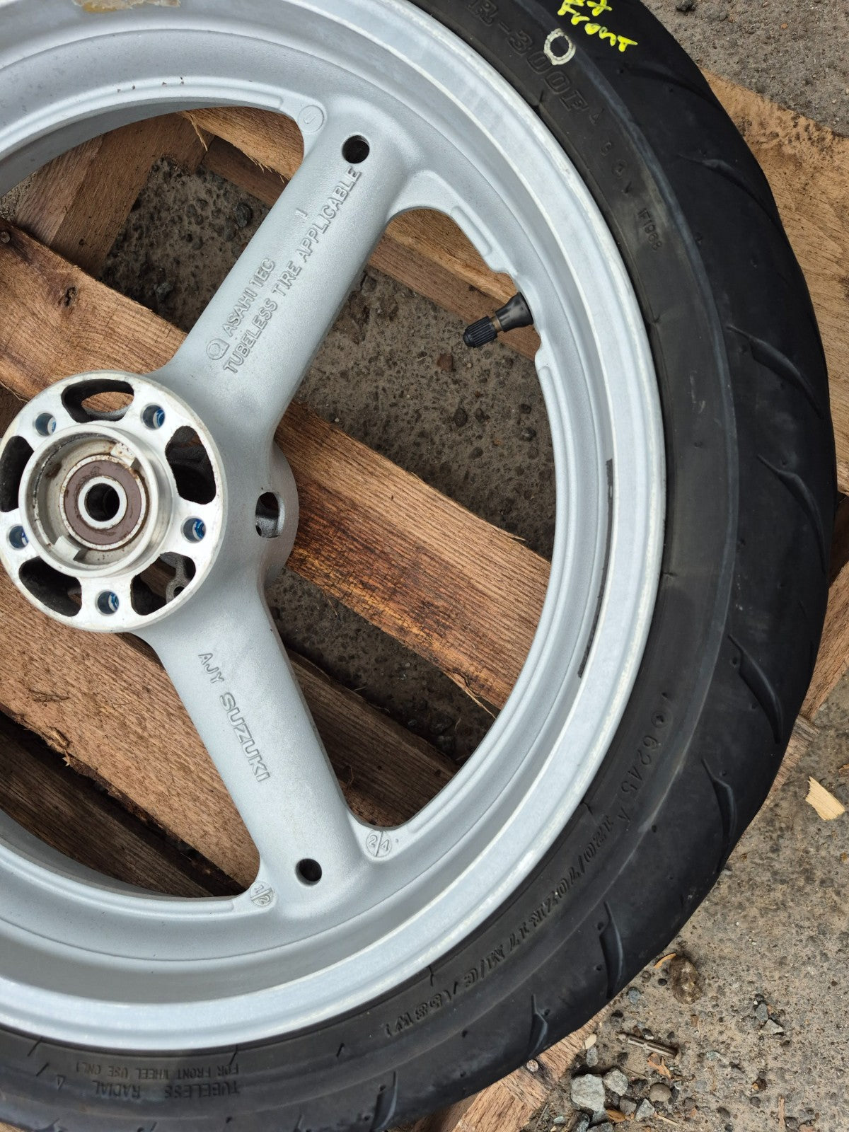 1999 Suzuki Katana 750 Gsx750f Wheel Rim W/ Tire Front & Rear OEM