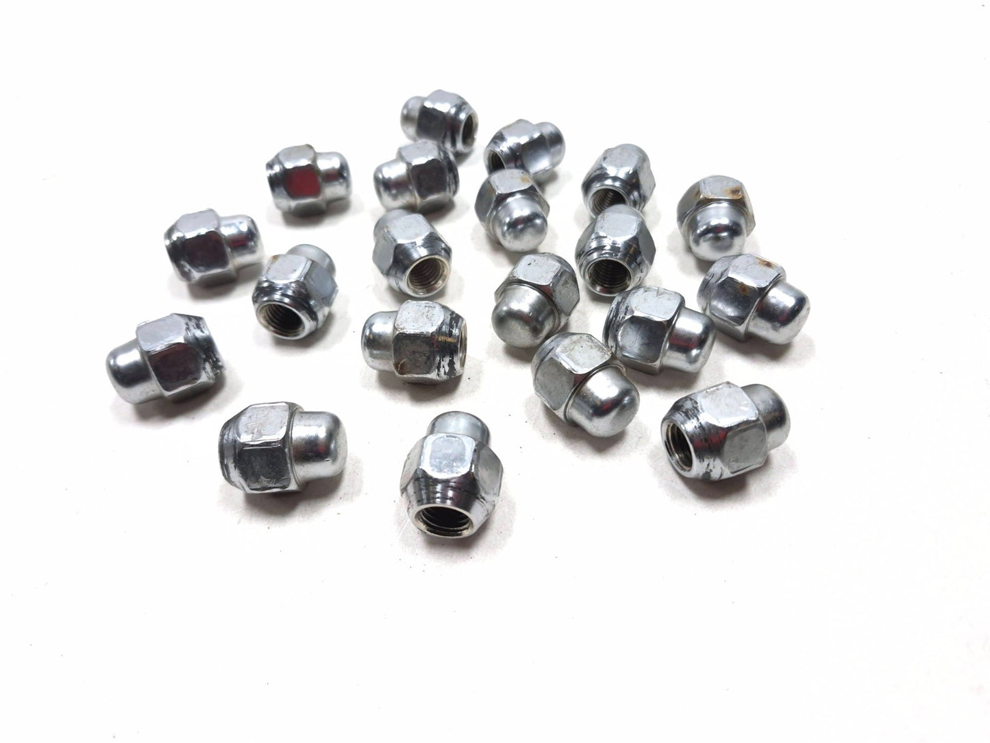 2013 Hyundai Genesis Coupe Wheel Lug Nut OEM