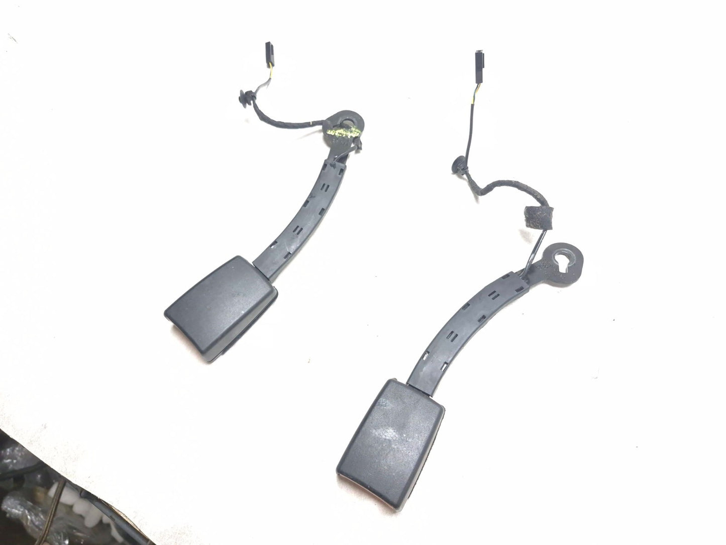 2015 Volkswagen Golf Tsi Front Seat Belt Buckle Left & Right Pair OEM