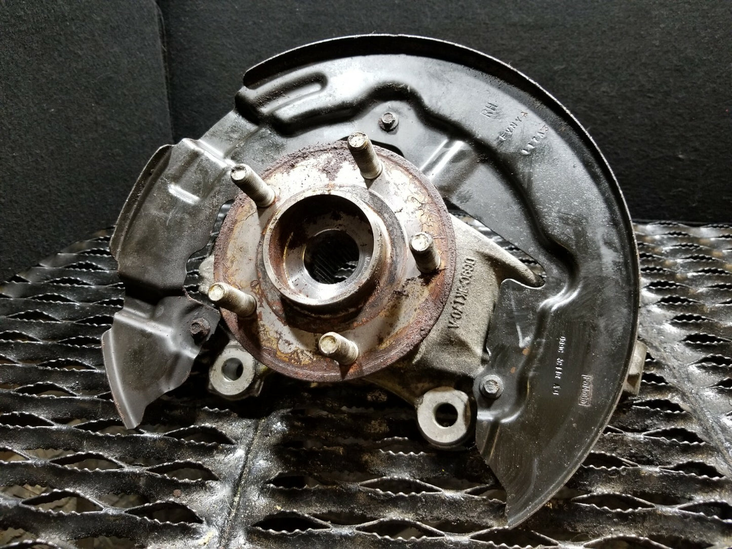 2013 Ford Fusion AWD Front Spindle Knuckle Wheel Hub Passenger Side OEM