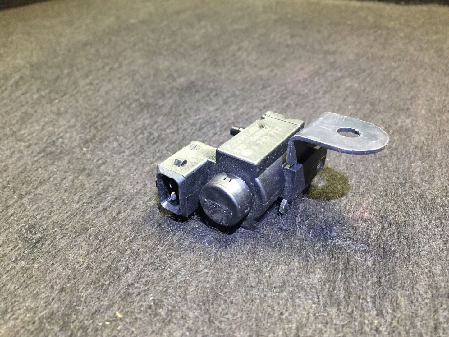 06 07 08 09 10  BMW X3 E83 Vacuum Control Valve	1742712 OEM D34