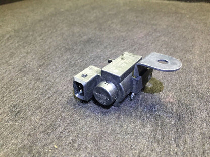 06 07 08 09 10  BMW X3 E83 Vacuum Control Valve	1742712 OEM D34