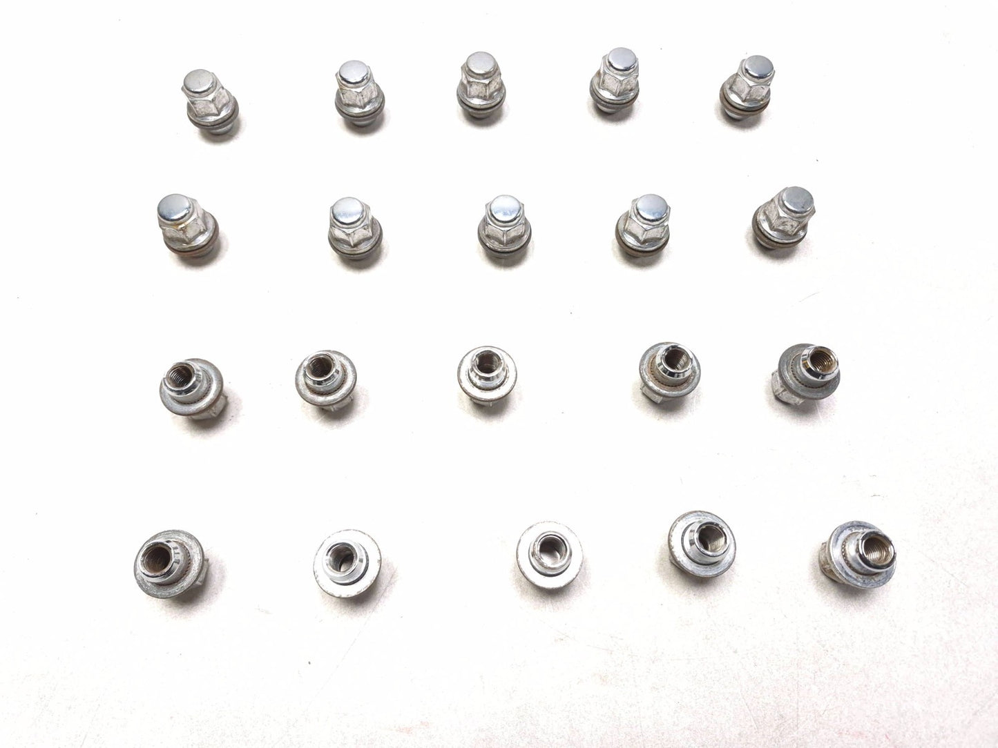 2011 Toyota Prius Wheel Lug Nut 20pcs OEM