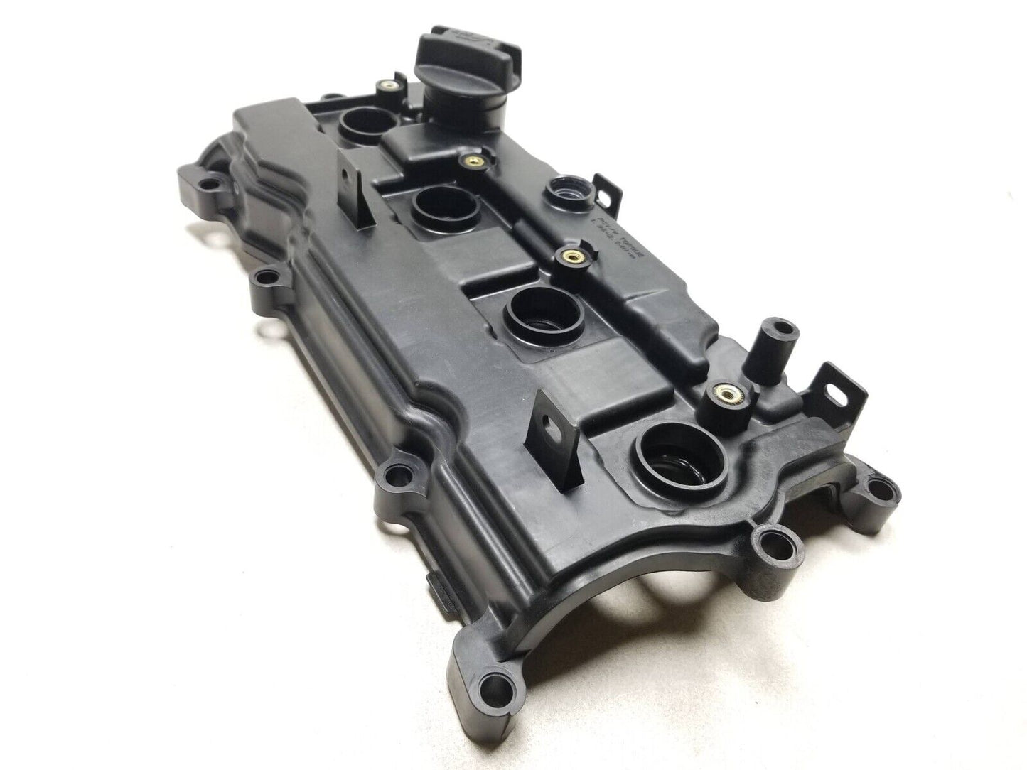 2013 - 2017 Nissan Rogue Engine Valve Cover OEM