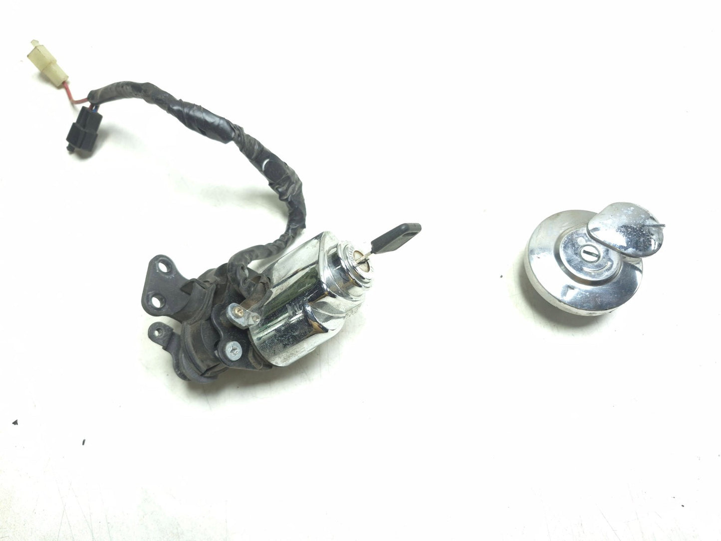 2009 Honda Shadow Vt750 Spirit Ignition Set Key Lock Fuel Tank Cap OEM
