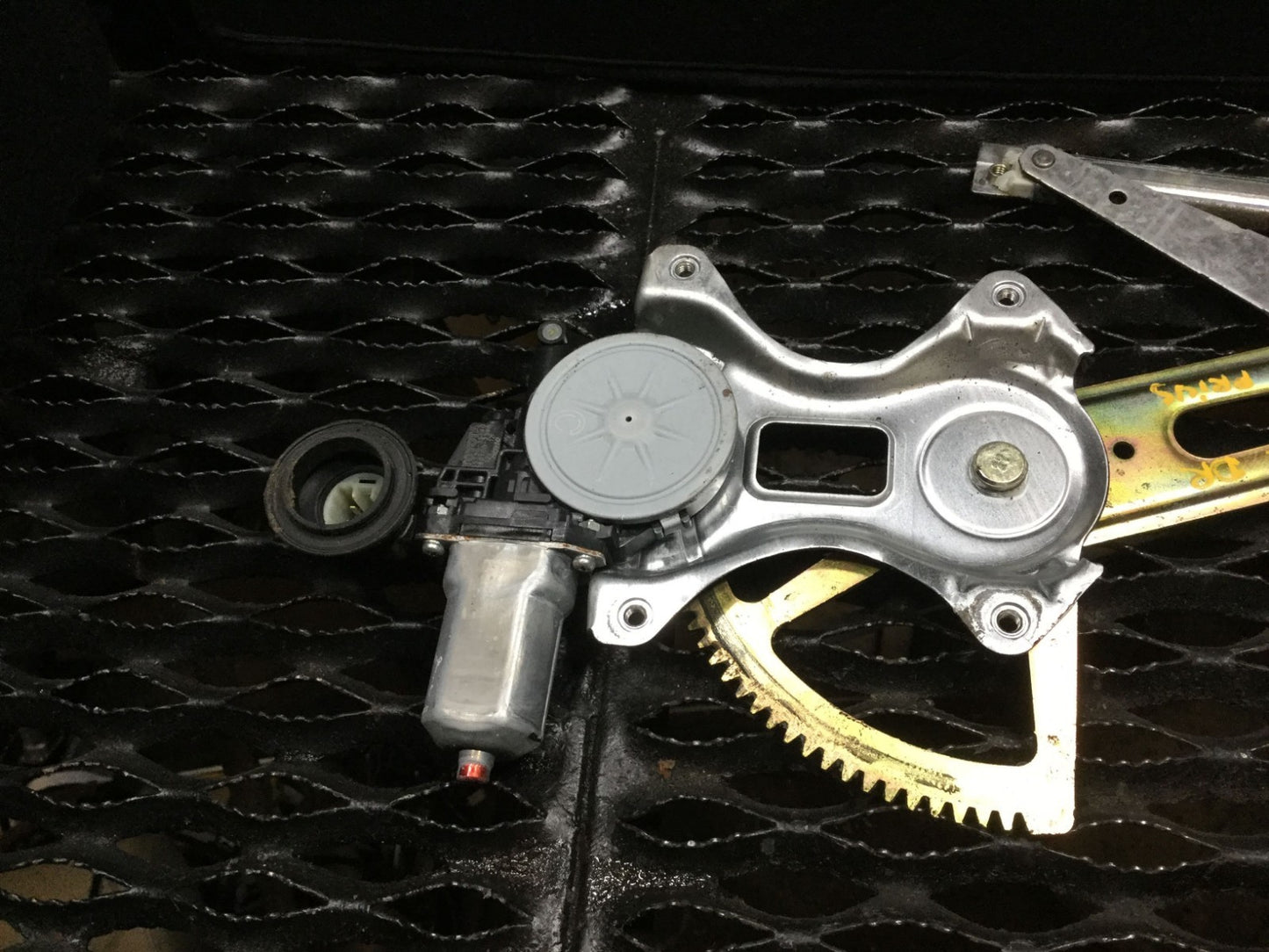 05 06 07 08 09 Toyota Prius Rear Left Driver Side Window Regulator &  Motor OEM