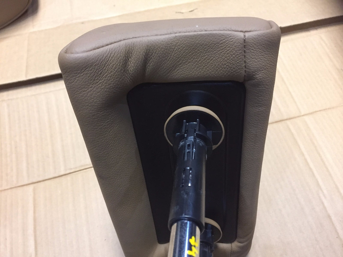 02 03 04 05 BMW 745i E65 Rear Right Passenger Side Headrest Leather OEM