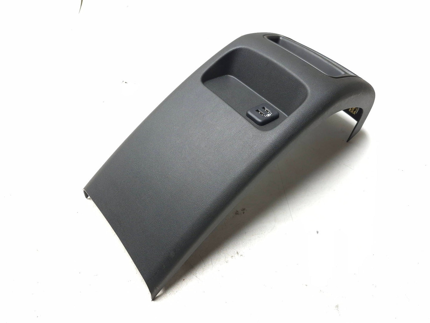 2017 Cadillac Xt5 Center Console Rear Cover Trim Panel Air Vent OEM