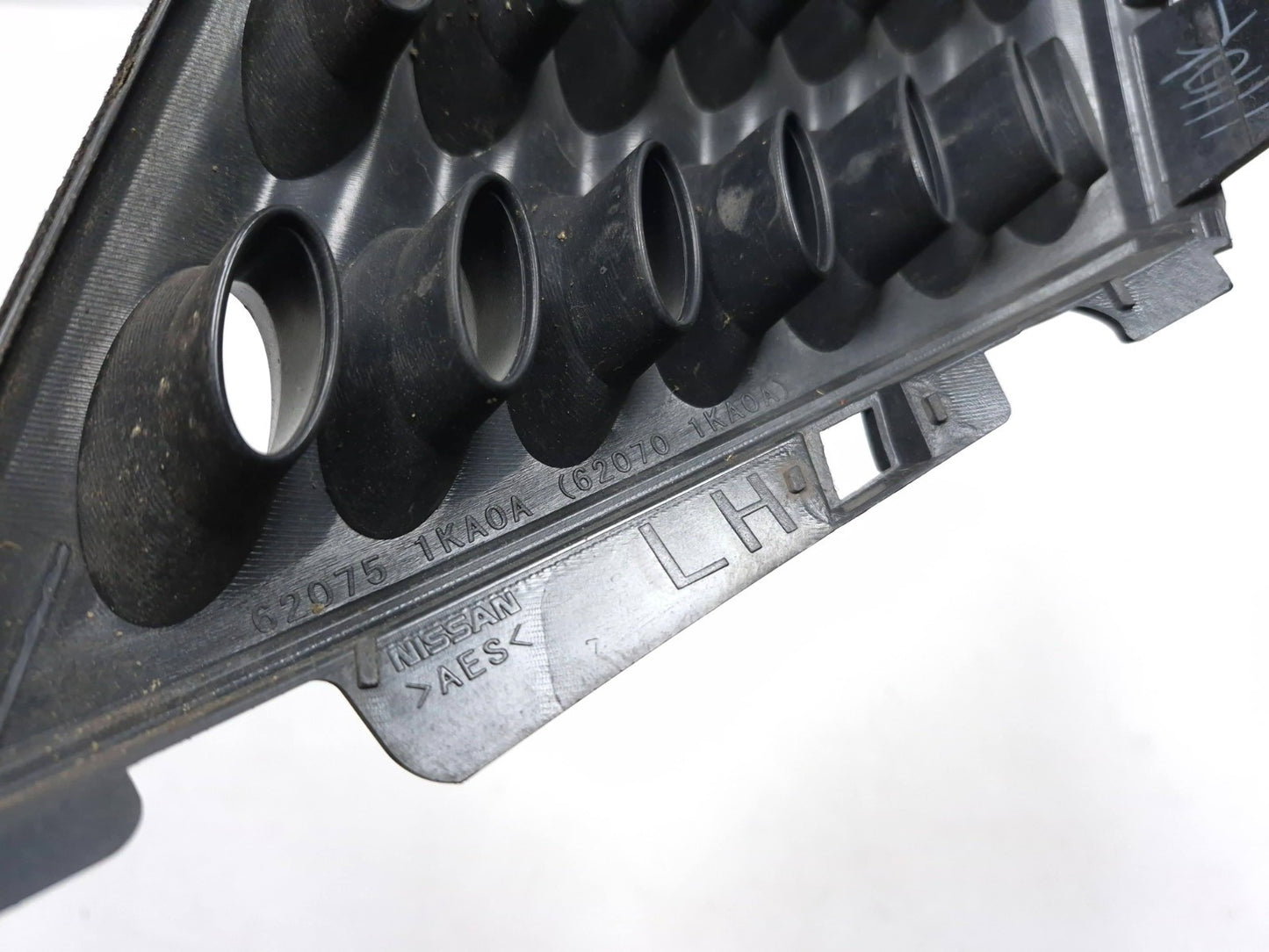 2011 Nissan Juke Juke Front Bumper Grill OEM