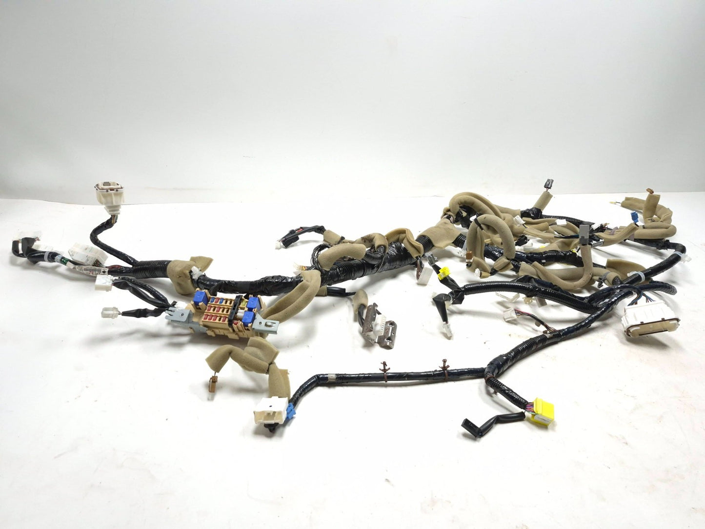 2015 Nissan Juke Dashboard Instrument Panel Wiring Harness OEM