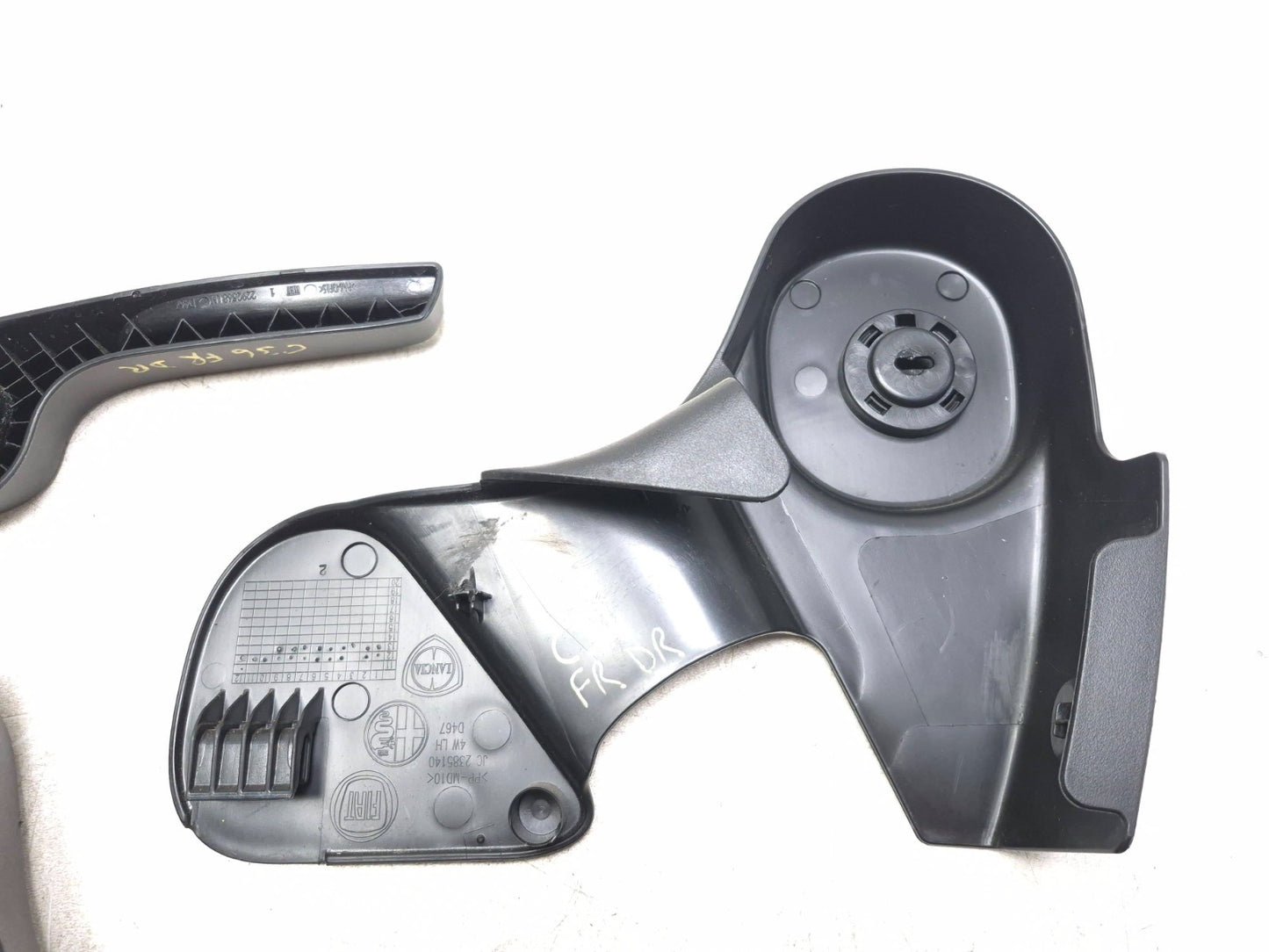 2014 Fiat 500l Front Driver Seat Side Cover Trim W/ Knob OEM
