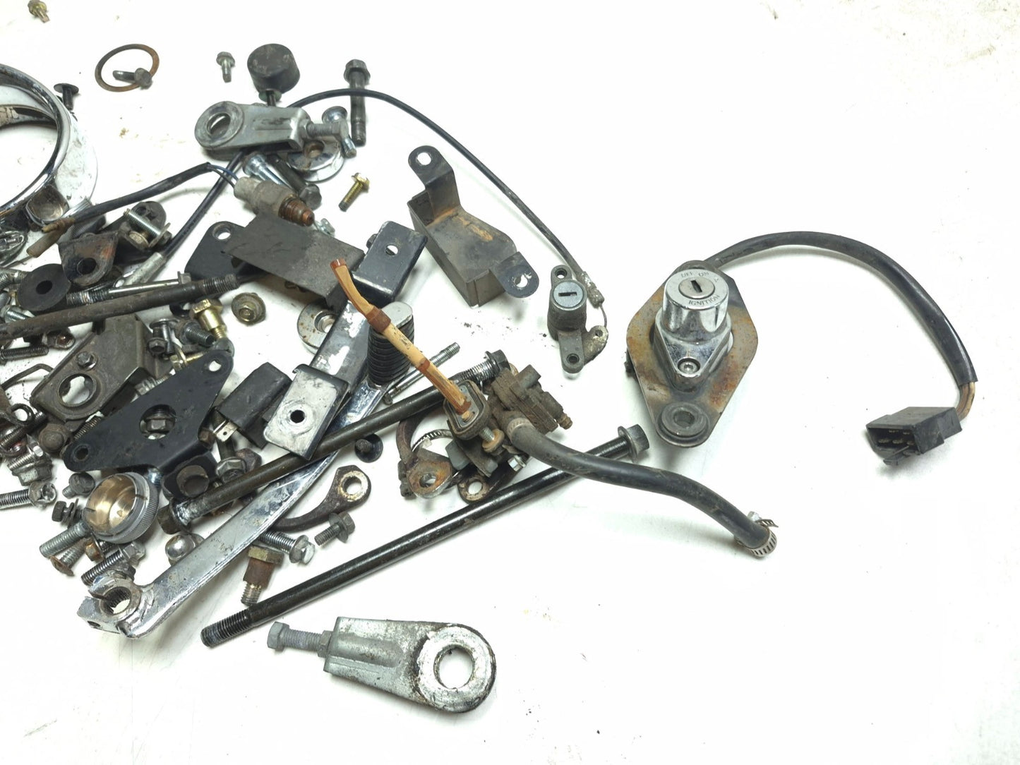1991 Kawasaki Vulcan 500 En500 Misc Bolt & Hardware Bracket OEM