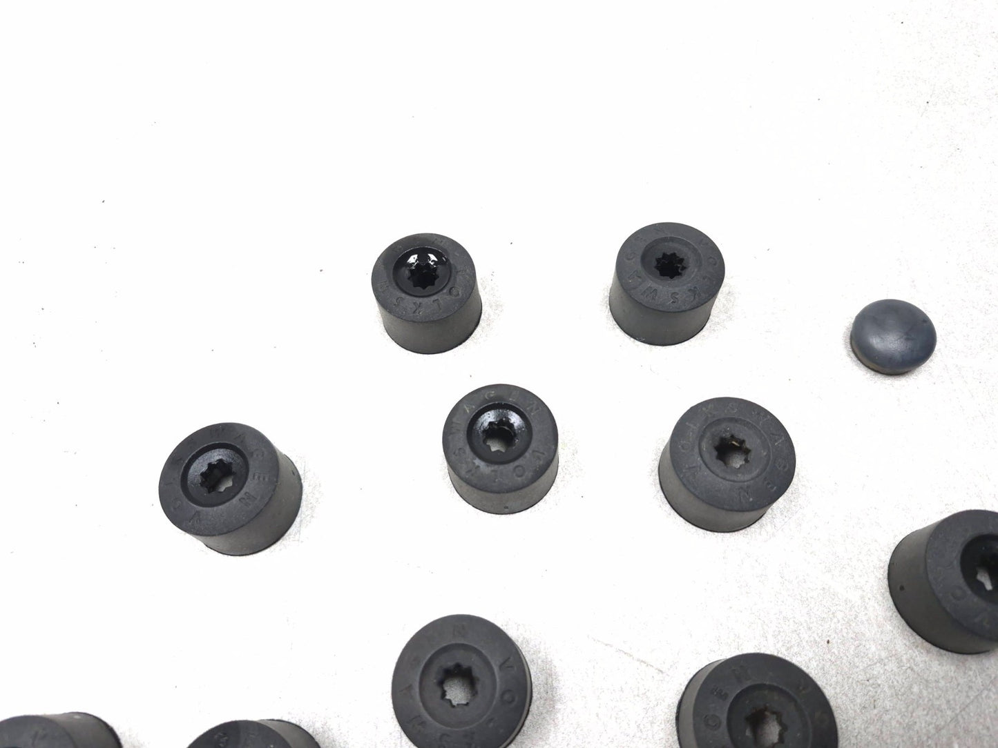 2015 Volkswagen Golf Wheel Lug Bolt Cover Cap 20pcs OEM