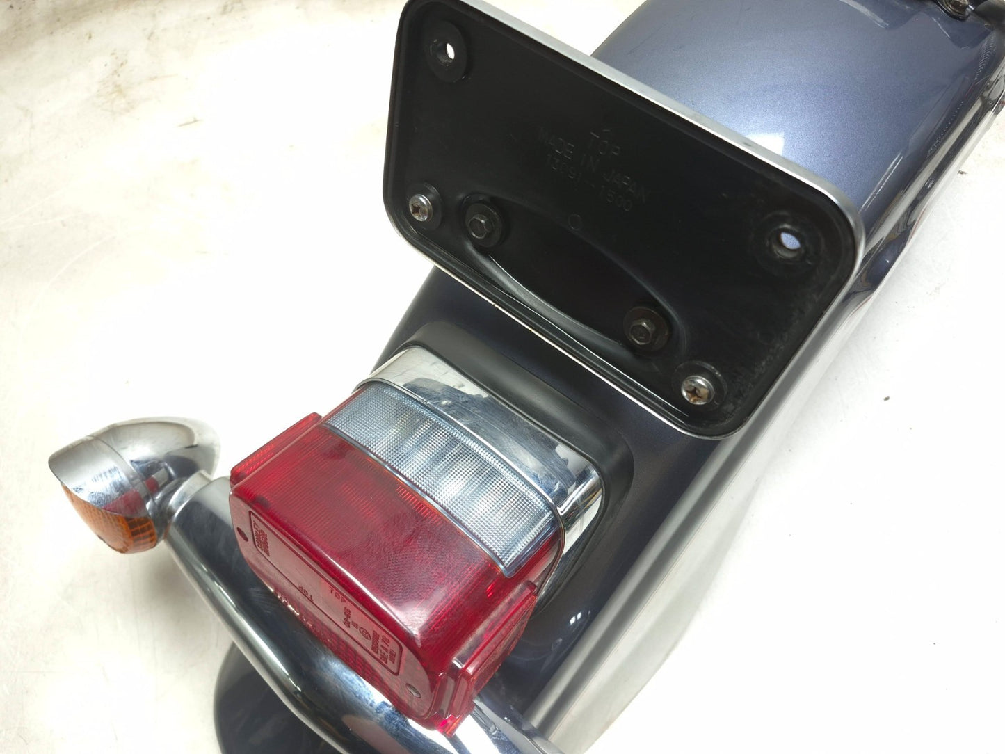 2001 Kawasaki Vulcan 1500 Vn1500 Rear Fender W/ Taillight & Turn Signal Assy OEM