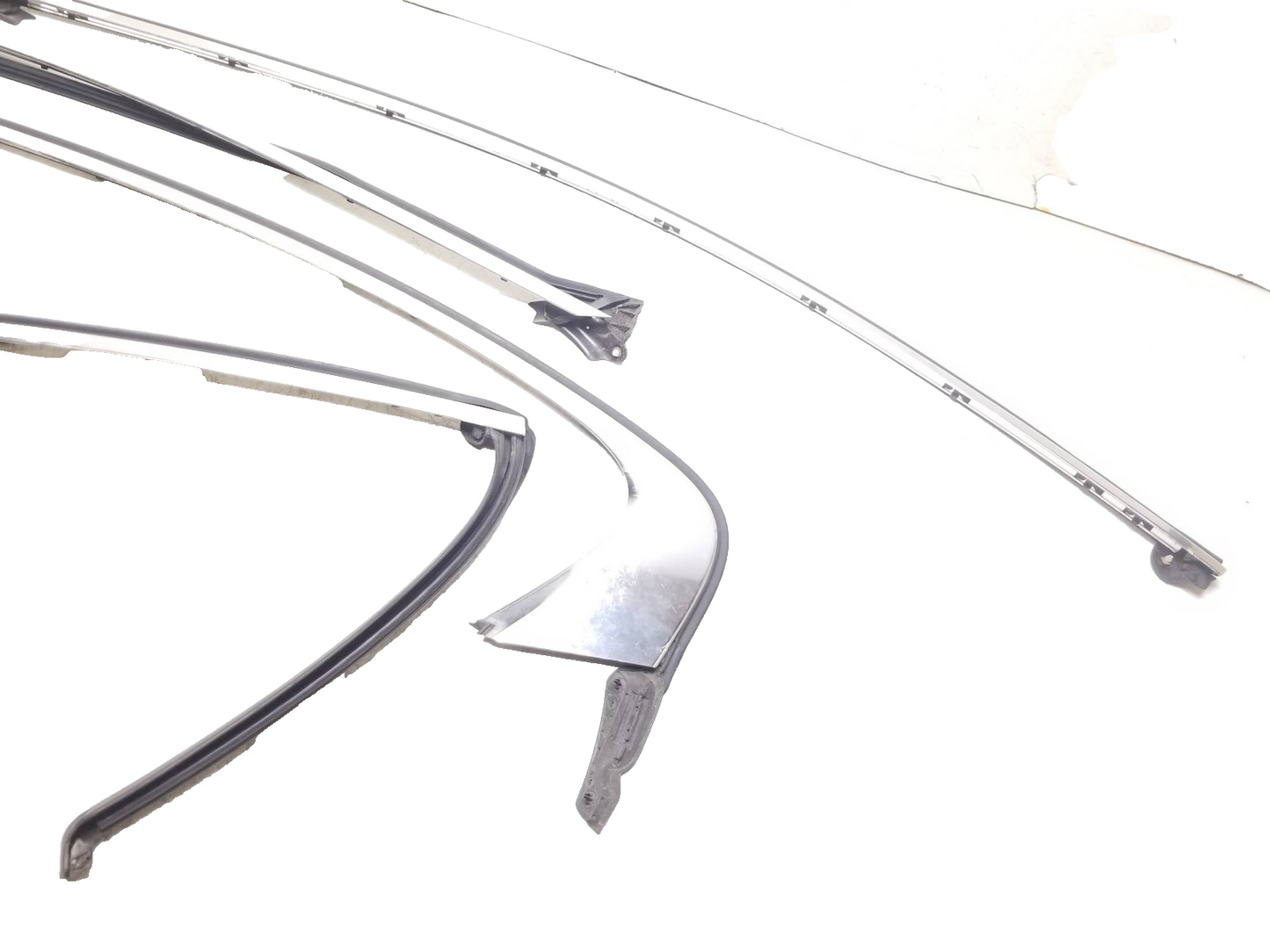 2017 Jaguar Xe Door Window Reveal Weatherstrip Molding Trim OEM