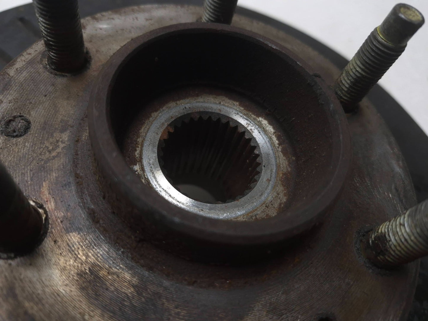 2007 Cadillac SRX Front Spindle Knuckle Wheel Hub Driver Side Left OEM