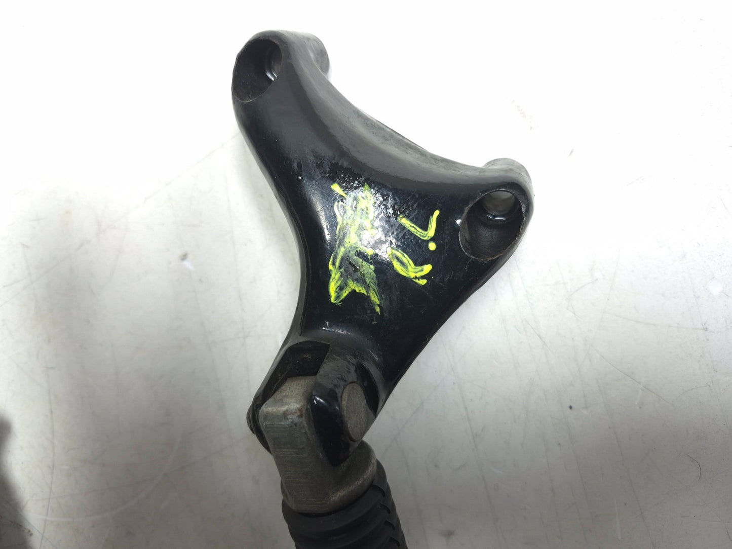 2004 Harley-davidson Sportster Xl883 Rear Footrest Left & Right Pair OEM