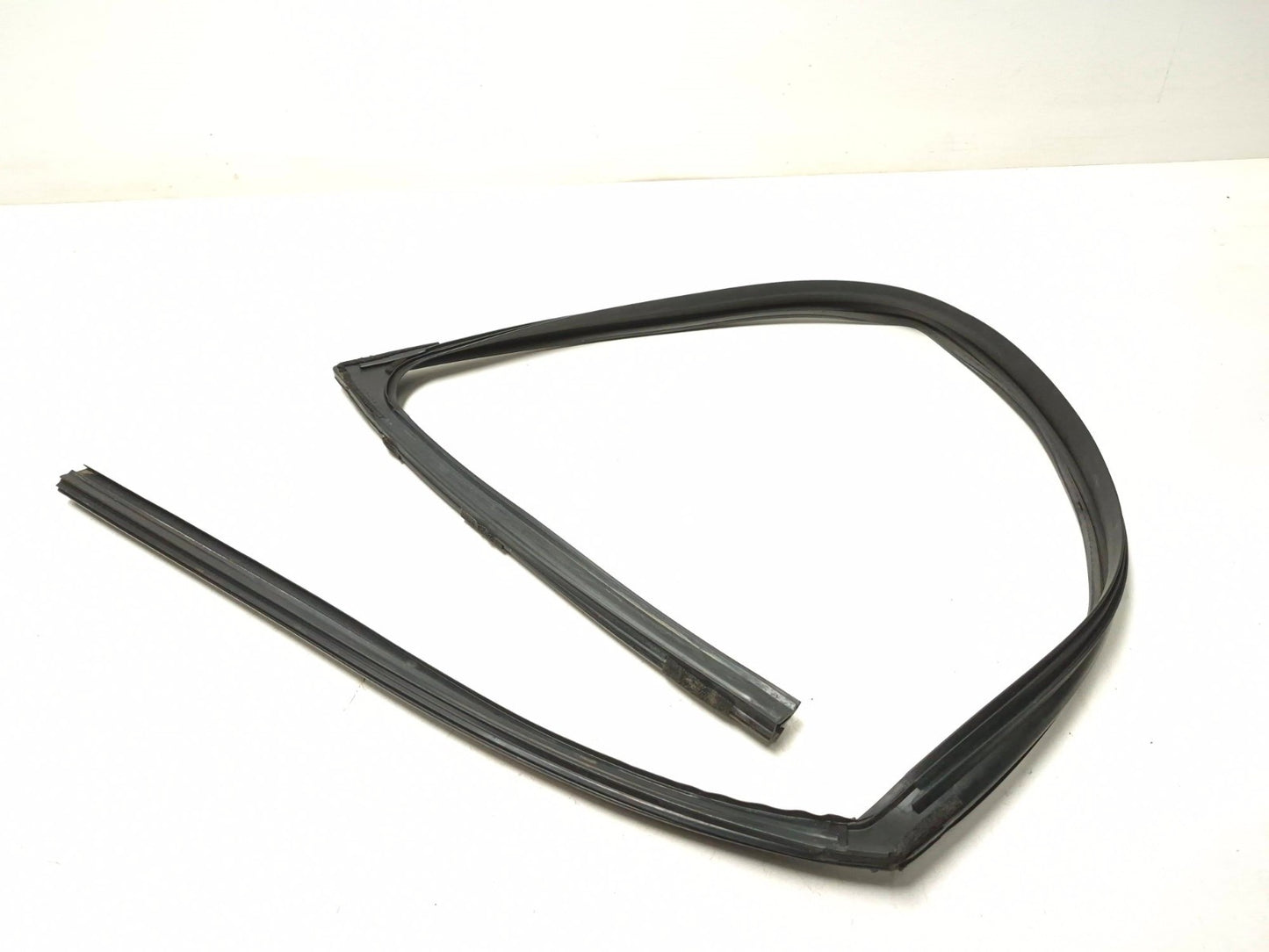 2007 Acura Tl Type-s Front Door Weatherstrip Seal Left Driver Side Set OEM