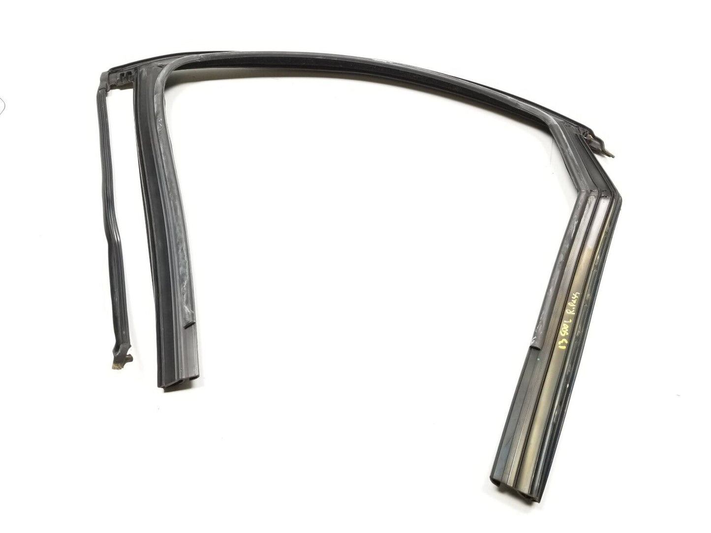 14-17 Fiat 500l Window Glass Weatherstrip Seal Rear Passenger Right Side  OEM