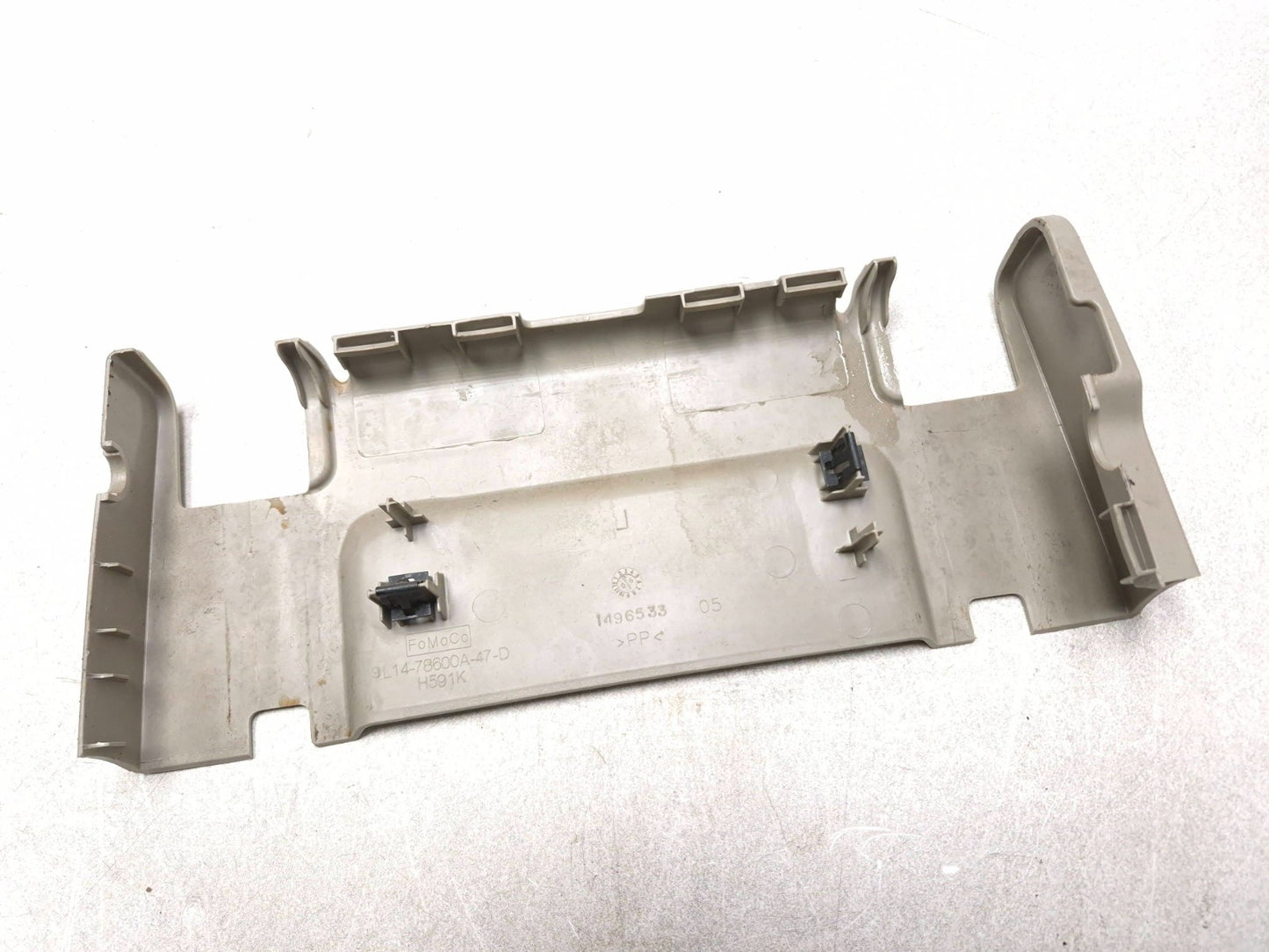 2008 Lincoln Navigator Rear 2nd Row Seat Hinge Cover Trim Driver Side Lh OEM